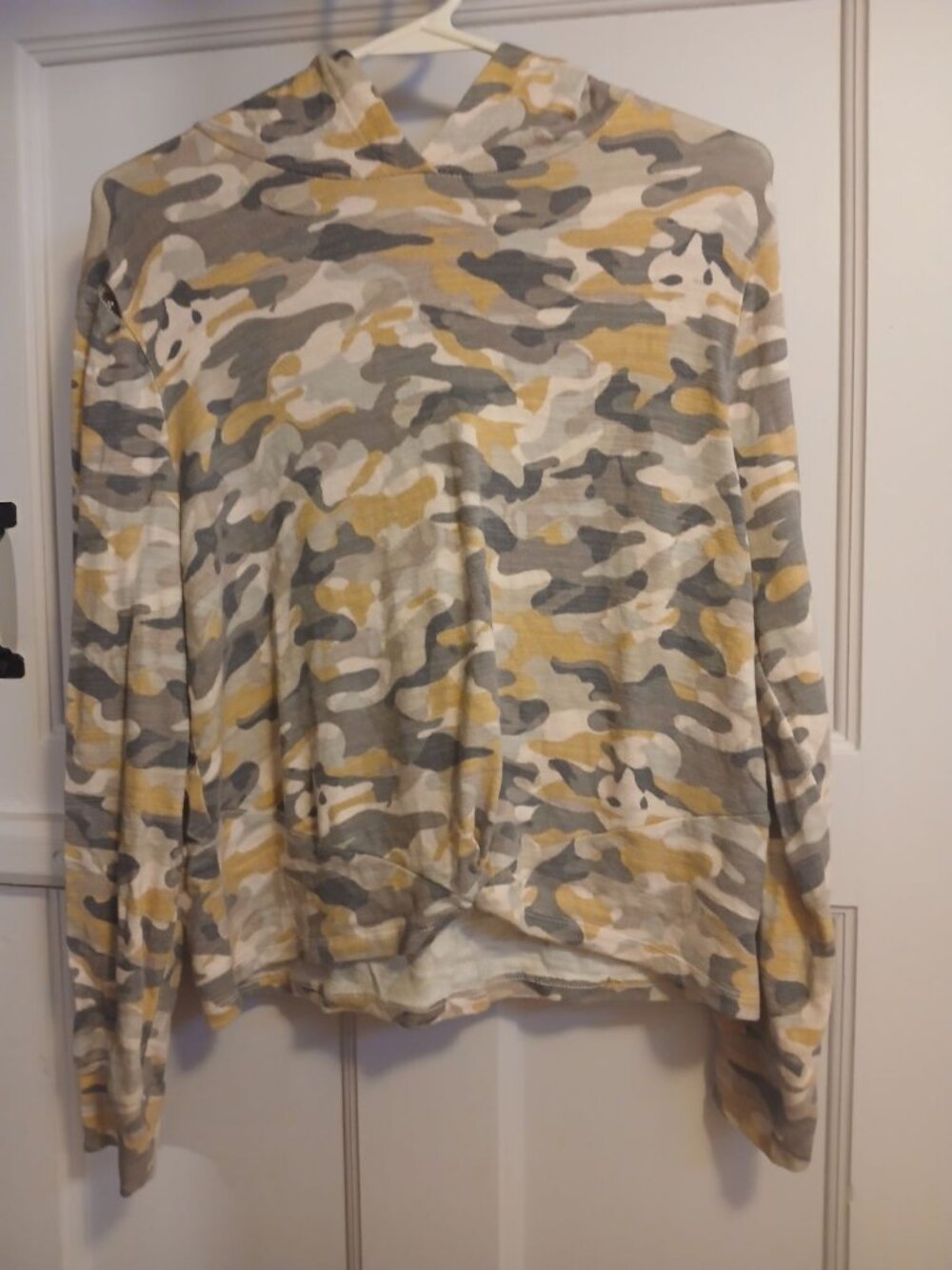 Old Navy Girls XL 14/16 Camo Shirt With Hood